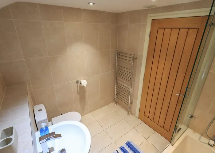 Orcaber Farm Barn * Austwick